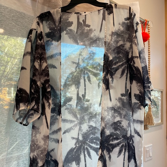 Palm tree kimono - Picture 2 of 2